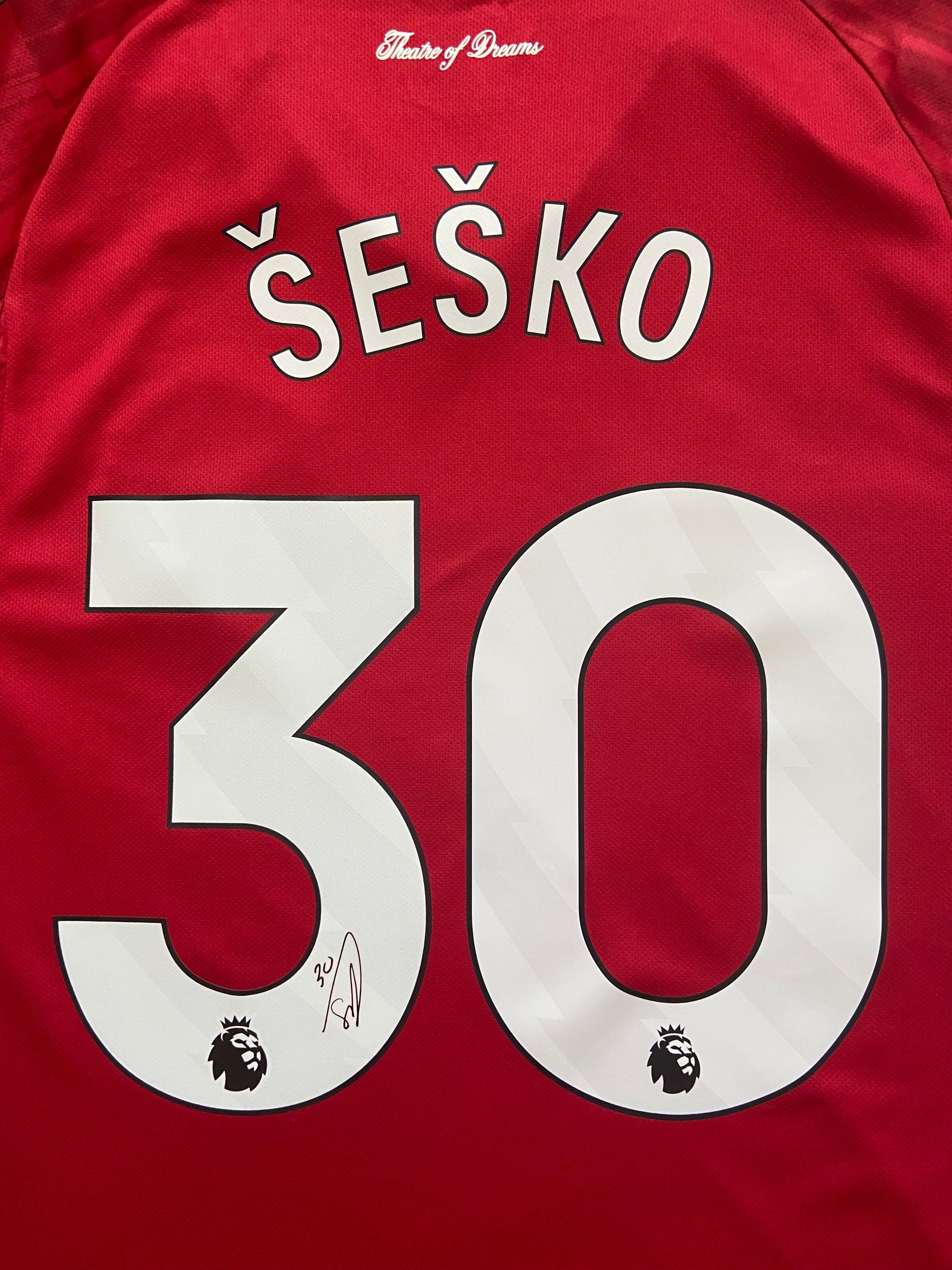 Podpísaný futbalový dres – Benjamin Šeško (Manchester United 25/26)